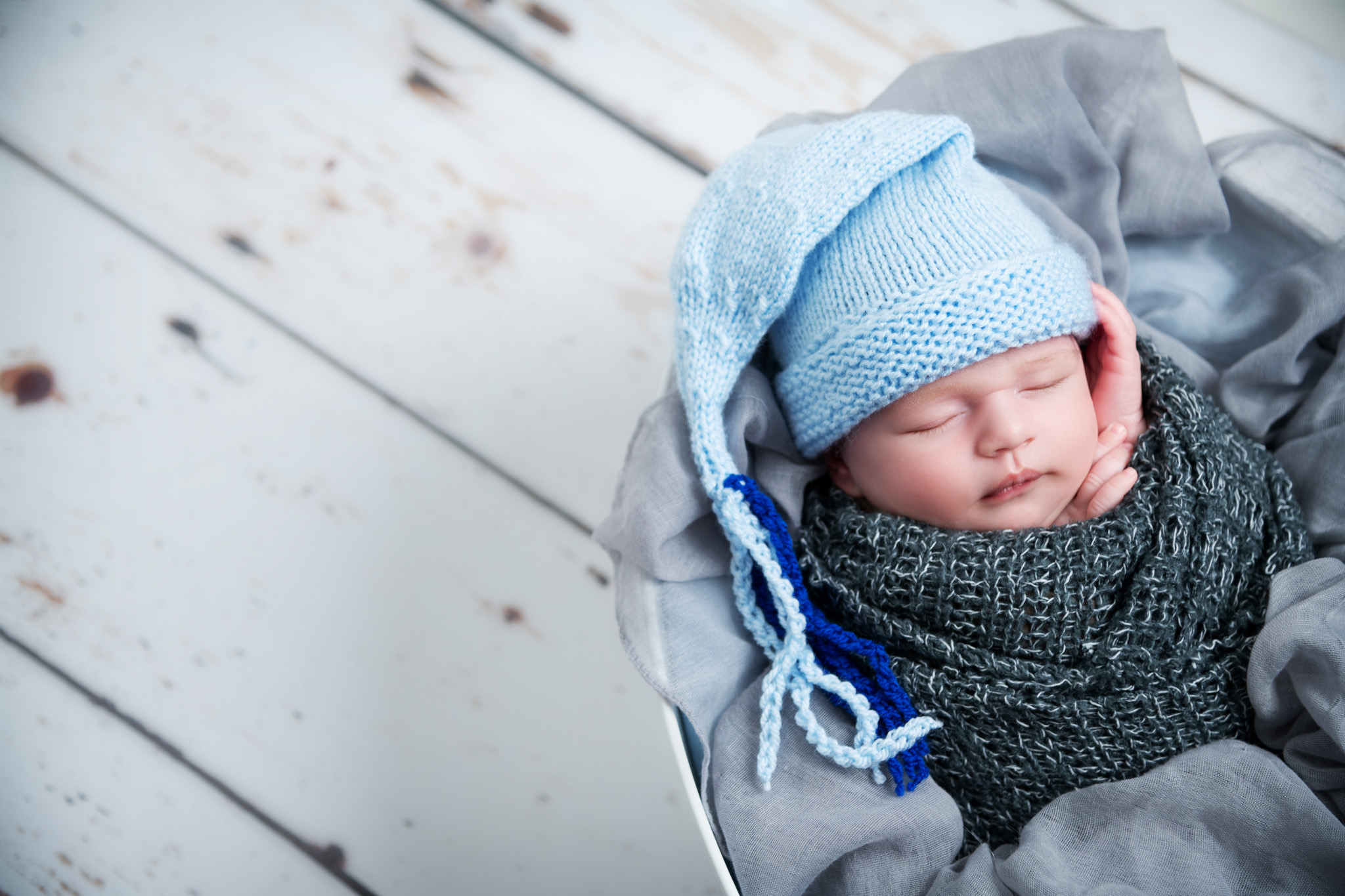 Hampshire newborn photographer NK Photography baby photos hampshire (1) posed newborn photo - newborn photographer Hampshire baby photos NK Photography