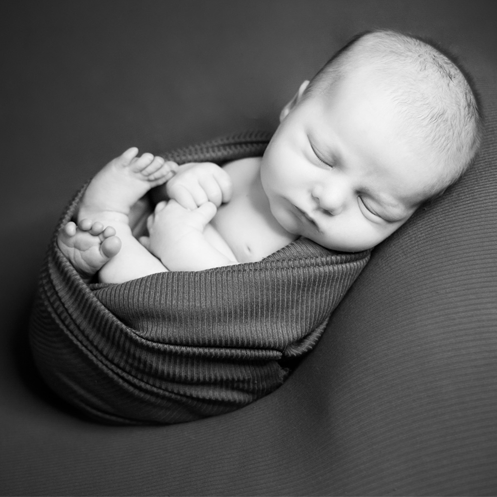 Hampshire newborn photographer NK Photography mobile Hampshire newborn photographer NK Photography