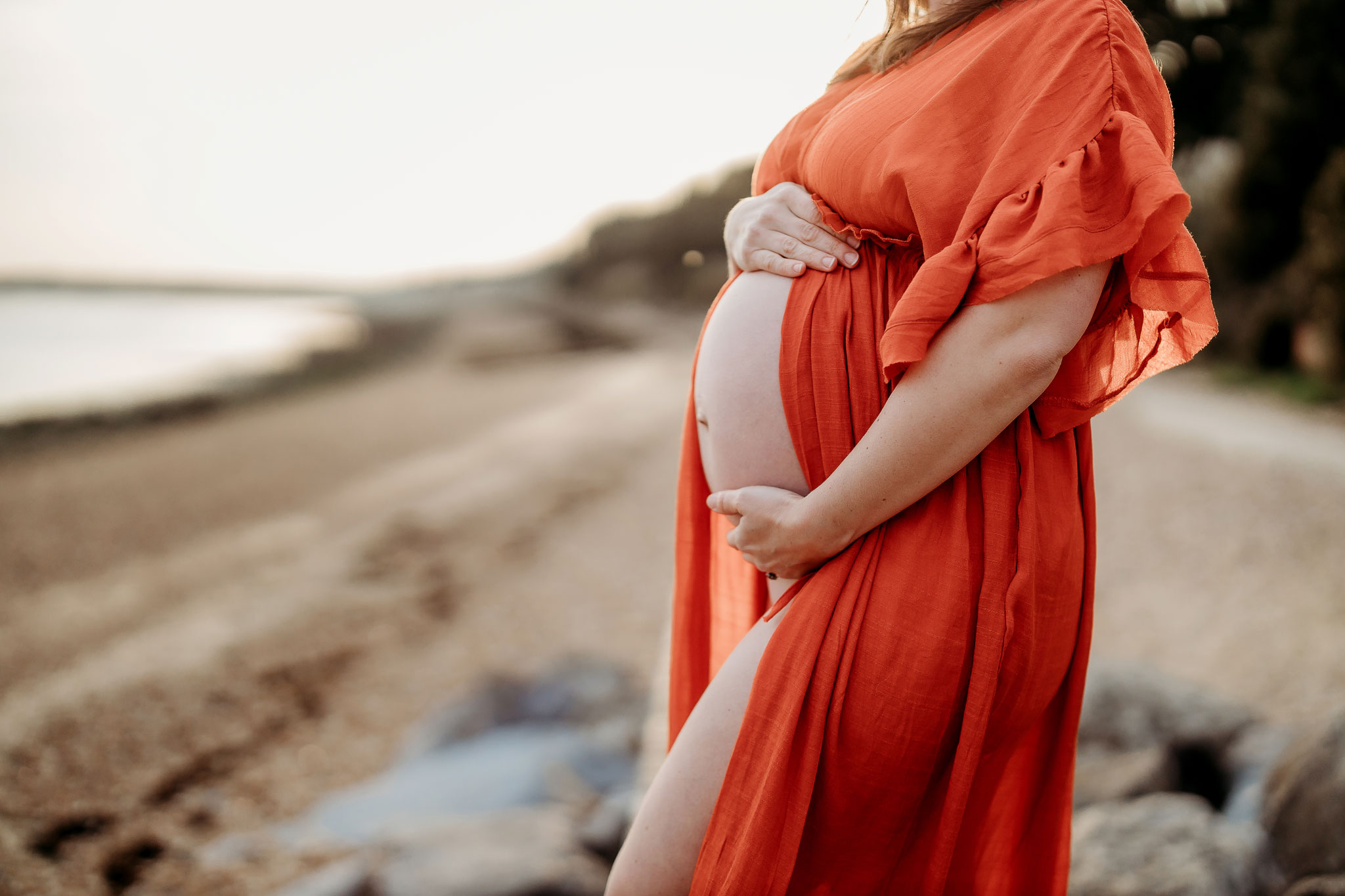 Hampshire maternity photography maternity session at the beach