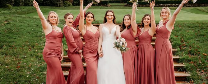 natural wedding party photos